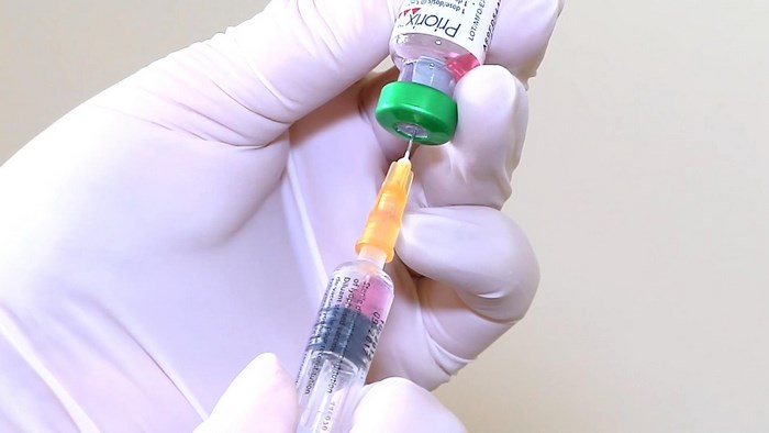 На фото – вакцины для массовой иммунизации